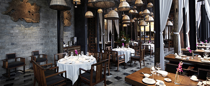 厳選した人気レストラン全国約200店舗で2名さま以上所定のコースをご予約で1名さま分が無料